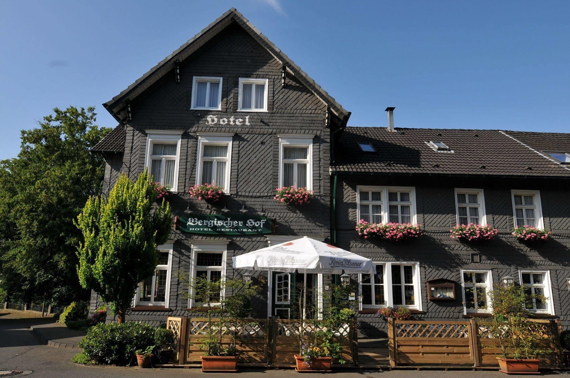 Hotel Bergischer Hof Windeck Exteriör bild